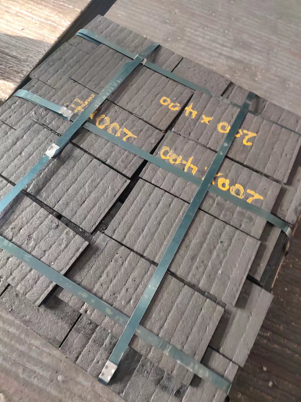 湖南堆焊耐磨板耐磨钢板